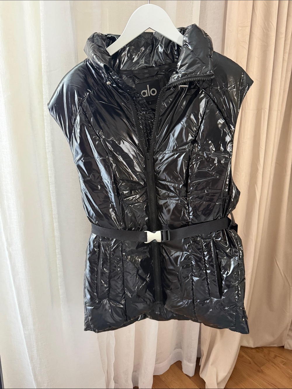 ALO Yoga Glossy Black Quilted Puffer Vest with Belt